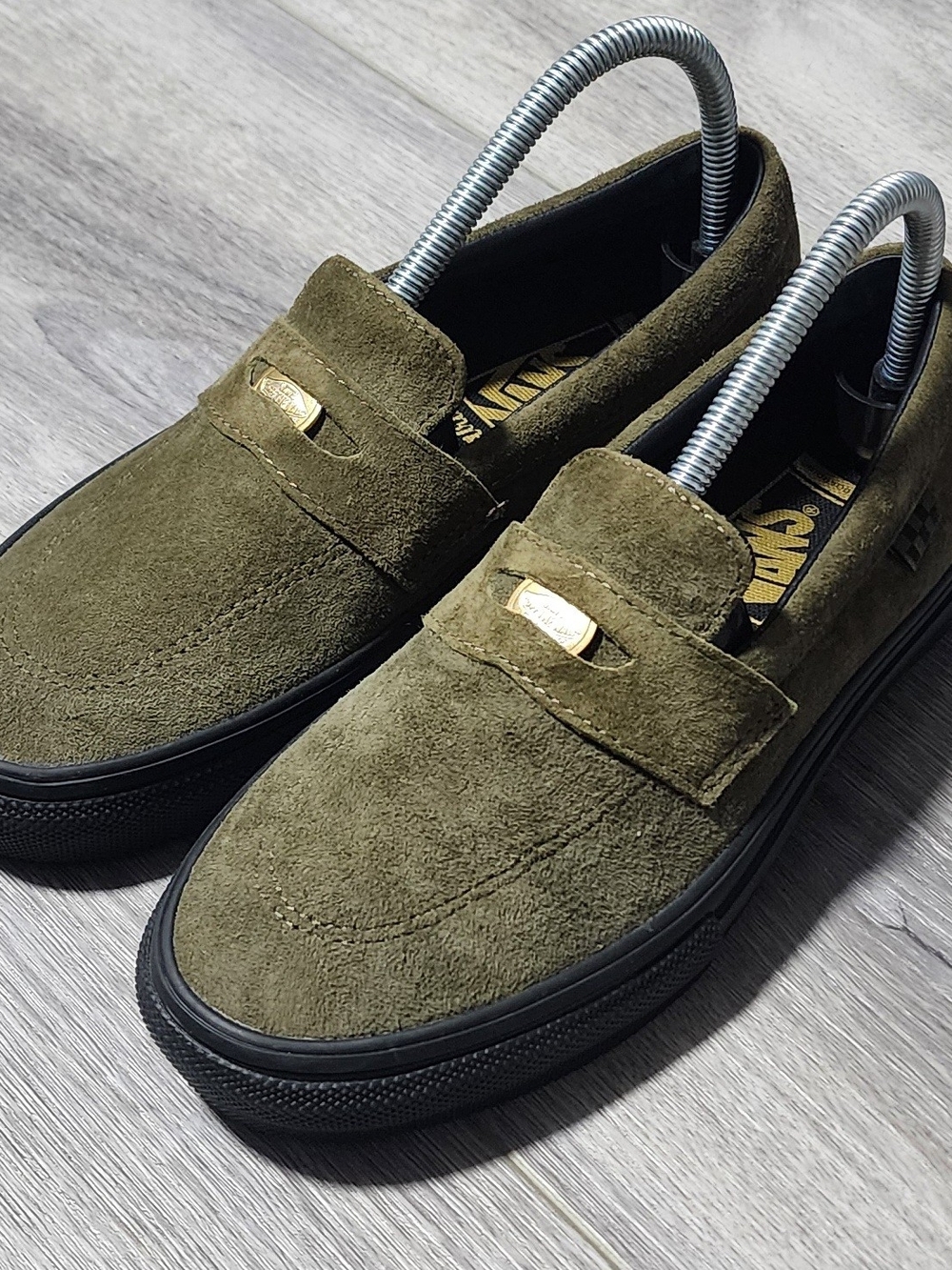NWOB Vans Skate Style Beatrice Domond Olive Green Suede Shoes Mens 5.5 Womens 7